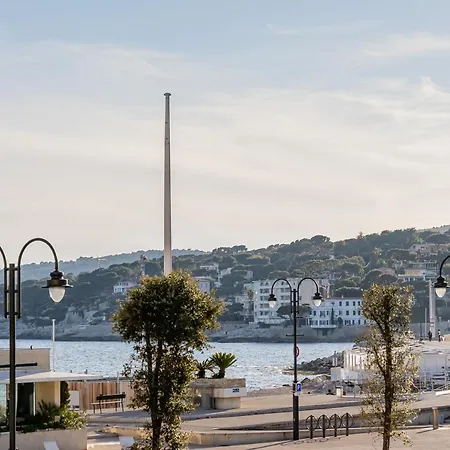 Les Pieds Dans L'eau Par Dodo-a-cassis Апартаменты *